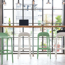 Load image into Gallery viewer, Taburete de exterior