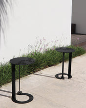 Load image into Gallery viewer, Mesa auxiliar exterior Tavilo